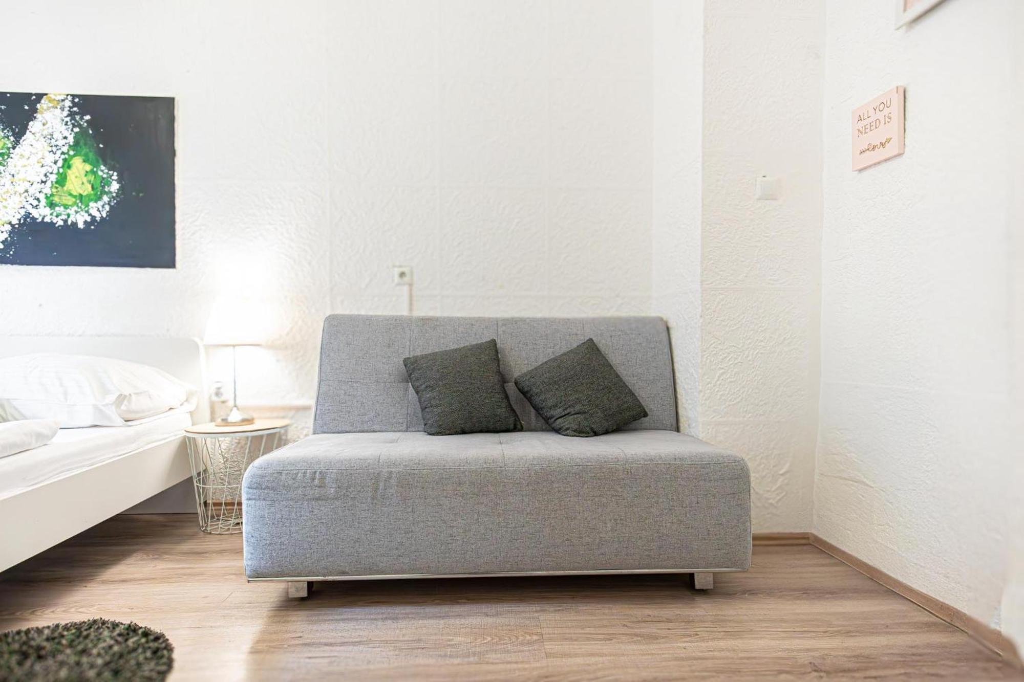 Simple Apt W Full Kitchen Wiener Stadthalle エクステリア 写真